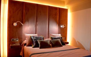 ON Suites Sevilla Apartments designed for adults - Sevilla - 1