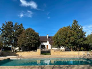 Villa Blanca con piscina a 15 minutos de Toledo - Apartamentos Aloha Toledo - Olías del Rey - 8