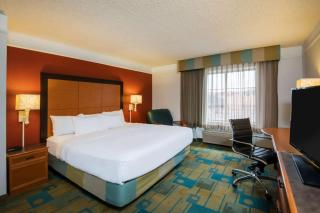 La Quinta by Wyndham Colorado Springs South Airport - 9