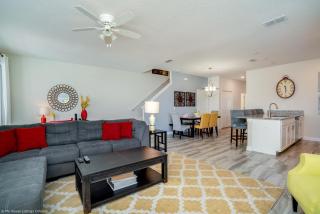 Stunning Lakeview Townhome w Private Pool - Kissimmee - 4