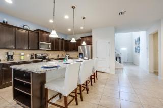 Villa w Private Pool FREE Resort Access - Kissimmee - 1