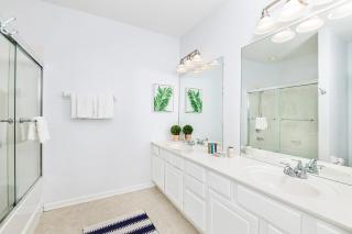 Updated Vista Cay Townhome, 10 min from Universal - 2