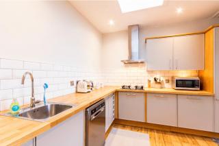 New Town Apartment with Castle View - Edimburgo - 9