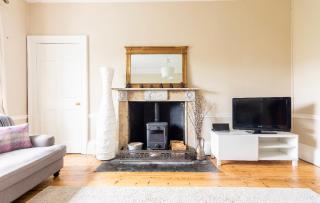 New Town Apartment with Castle View - Edimburgo - 6
