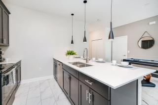 Beautiful Modern Home wPrivate Pool Near WDW - Kissimmee - 5