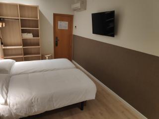 Hostal BESTPRICE Barcelona Stadium - Barcelone - 3