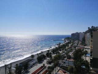 Bonito piso en primera línea de playa - 1
