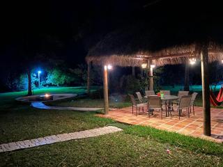 JUPITER WATERFALLS - NEWLY UPDATED - TIKI HUT, FIRE PIT, KITCHEN, POOL HEATER and MORE - 8