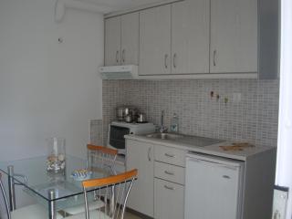 moschoula studios plaka - 2