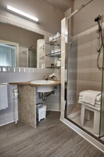 Rouge Hotel International - 9