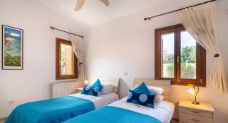 4 bedroom Villa Helidoni with private infinity pool, Aphrodite Hills Resort - Kouklia - 3