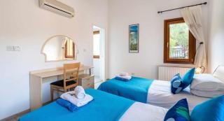 4 bedroom Villa Helidoni with private infinity pool, Aphrodite Hills Resort - Kouklia - 2