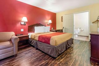Rodeway Inn - Jeffersonville - 1