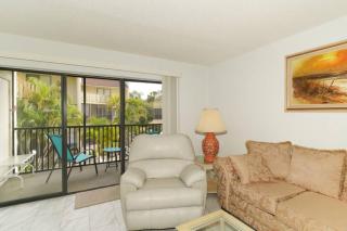 Heated Pool-Short Walk to Beach, FREE trolley around Siesta Key! - Siesta Key - 6