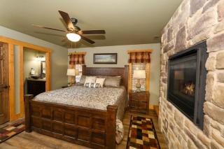 Ivie Holler chalet - Gatlinburg - 1