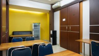 RedDoorz near Pelabuhan Jayapura - 8