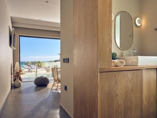Oceanis Suites with Private Heated Pools and Sea View, by ZanteWize - Kipseli - 2