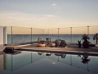 Oceanis Suites with Private Heated Pools and Sea View, by ZanteWize - Kipseli - 8