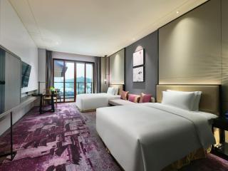 Crowne Plaza Wuxi Lake View by IHG - 6