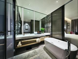 Crowne Plaza Wuxi Lake View by IHG - 5