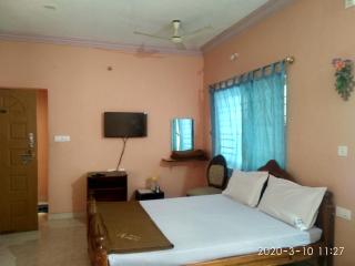 Aruvi Hotel - Yelagiri - 4