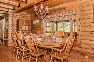 Smoky Bear Lodge with Guest House, Hot Tub, 1089 FREE tickets each paid day, Dollywood and More - Sevierville - 6