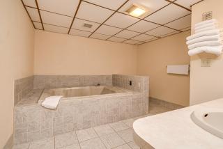 Bonnie Castle Resort & Marina - Alexandria Bay - 6