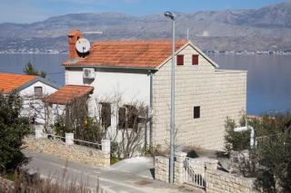 Apartments with a parking space Postira, Brac - 6049 - 1