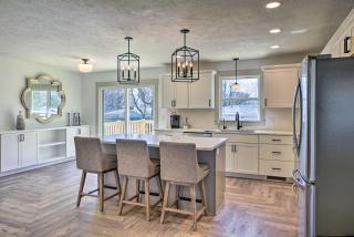 Retreat with Deck about 9 Mi to Downtown Springfield - 3