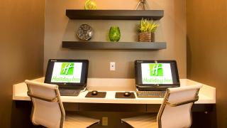 Holiday Inn & Suites Mississauga West - Meadowvale by IHG - Mississauga - 8