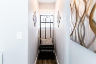 Long Beach Duplex King Bed Pet Friendly Nurses Surgeon Business Travelers Near St Marys Medical Center & Downtown - 3