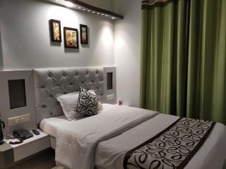 Hotel Prabhat - Varanasi - 1