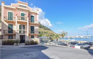 Cozy Apartment In Castellammare Dg - 0