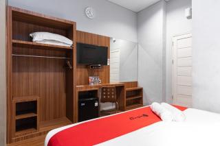 RedDoorz Premium near Centre Point Mall Medan - Medan - 4