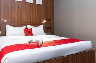RedDoorz Premium near Centre Point Mall Medan - Medan - 2