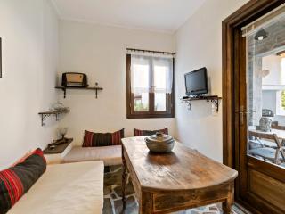 Snug Apartment in Agios Nikolaos with Garden - Agios Nikolaos - 3