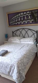 Constantine Court Homestay - 9