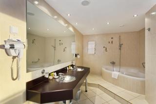 Qubus Hotel Legnica - Legnica - 4