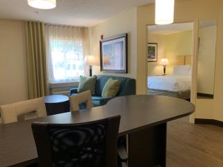 Candlewood Suites Washington-Fairfax by IHG - 3