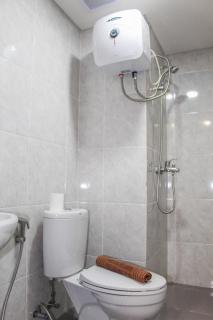 Minimalist and Stylish Studio Parkland Avenue Apartment By Travelio - Tangerang - 5