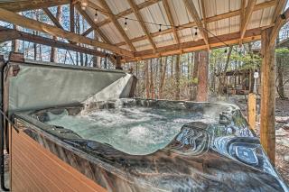 Helen Area Rustic Retreat about 5 Miles to Main Street - Sautee Nacoochee - 0