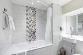 Premier Inn Doha Airport - 4