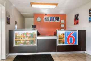 Motel 6-New Stanton, PA - 1