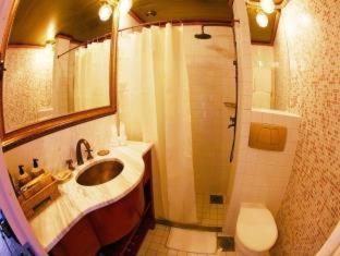 Vintage Luxury Yacht Hotel - 7