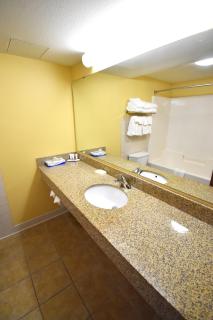 Canad Inns Destination Center Grand Forks - 2