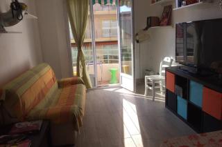 Grand F2 60mq centre Antibes, proche plages, commerces, 2 balcons, parking, train, bus, deco vintage, pet friendly, idéal famille ou 1-2 couples - Antibes - 0