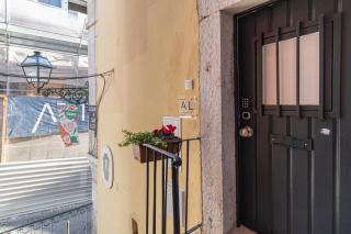 Studio in Alfama by Lucky Surface - Lisbon - 9
