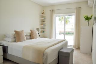 LovelyStay - 2BR Modern, Pool Access, Close to Marina & Beach - Quarteira - 8