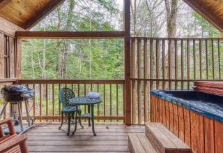 Mountain Eden, Hot Tub, Resort Pool, WIFI, 1089 FREE tickets each paid day, Dollywood and More - Gatlinburg - 5