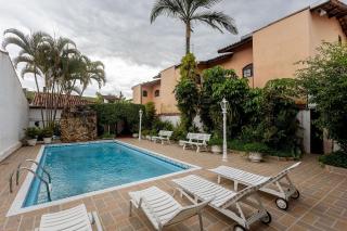 Casa com piscina e churrasqueira próximo à praia - Caraguatatuba - 0